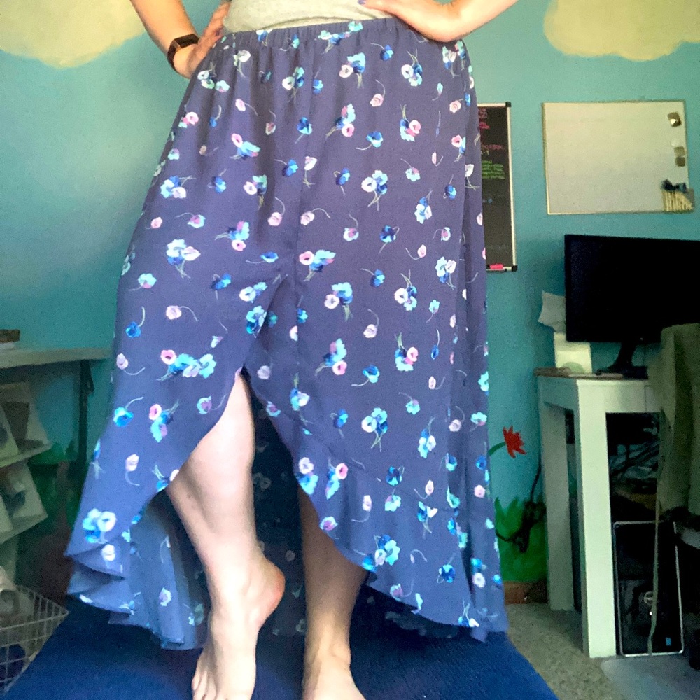 Gap stretch waist front-split floral skirt